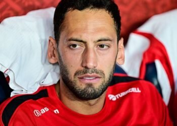 Fenerbahçe’ye Hakan Çalhanoğlu şoku! Aziz Yıldırım…