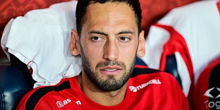 Fenerbahçe’ye Hakan Çalhanoğlu şoku! Aziz Yıldırım…