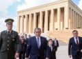 Galatasaray’ın yeni yönetimi Anıtkabir’i ziyaret etti