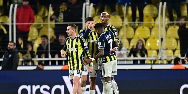 Gornik Zabrze’nin hocasından Fenerbahçe eleştirisi: Hiçbir zaman…