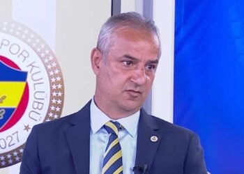 İsmail Kartal gelir gelmez biletlerini kesti! Fenerbahçe’de 11 isim takımdan ayrılıyor