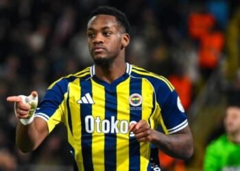 Jhon Duran komşularını çılgına çevirdi! Polise şikayet ettiler