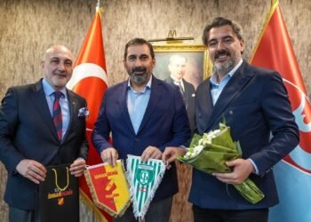 Kurucu kulüplerden ziyaret
