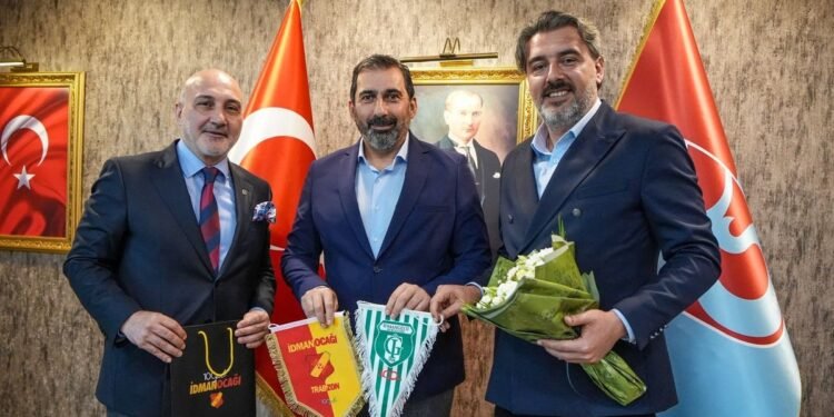Kurucu kulüplerden ziyaret
