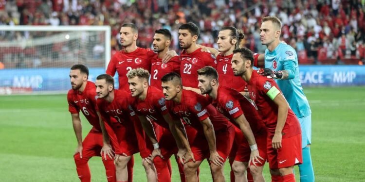 Milli yıldız için transferde Fenerbahçe ve Galatasaray devrede!