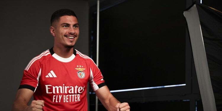 Okan Buruk onu çok beğendi! Galatasaray’a Benfica’dan forvet