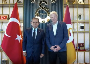 Oliver Kahn’dan Galatasaray Başkanı Dursun Özbek’e ziyaret
