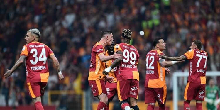 Sadece imzalar kaldı! Yıldız isim gelecek sezon da Galatasaray’da