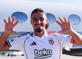Taylan Bulut kalıyor