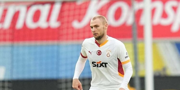 Üç yabancı gönderilecek
