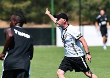 Beşiktaş Slovakya kamp kadrosunu açıkladı! 10 futbolcu dahil edilmedi