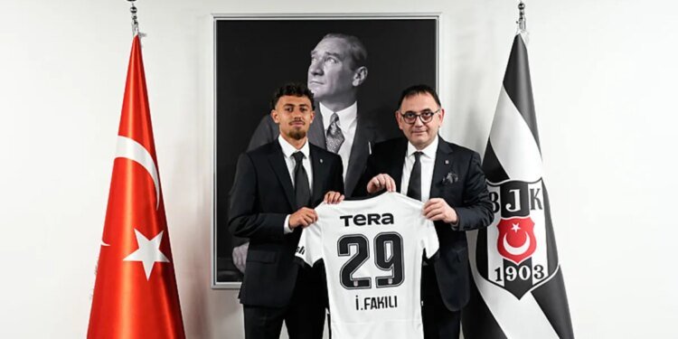 Beşiktaş’ın yeni transferi İlhan Fakılı: Bu forma için her şeyimi vereceğim!