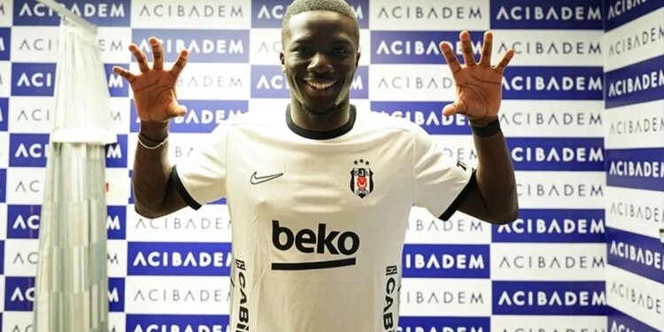 Beşiktaş’ın yeni transferi Kassoum Ouattara antrenmana çıktı