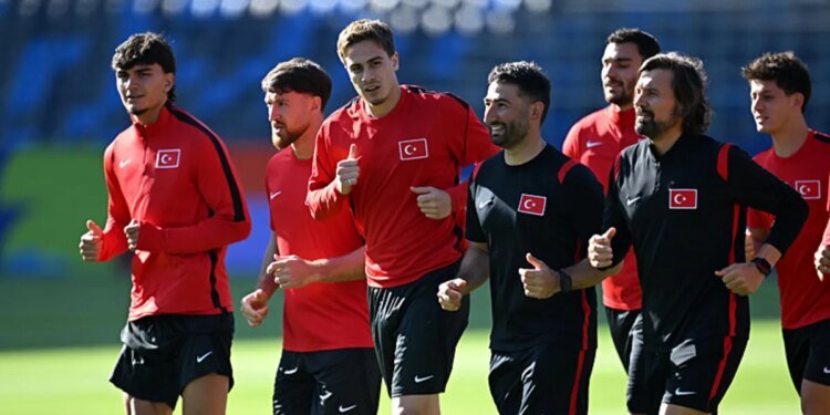 Galatasaray milli yıldızı ikna etti! Transferdeki tek engel kulübü