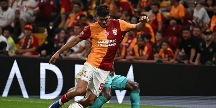 Arda Ünyay kalıyor