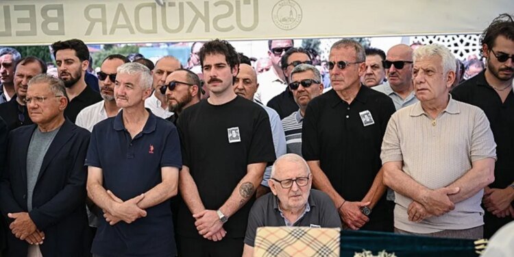 Avcı’nın annesi son yolculuğuna uğurlandı