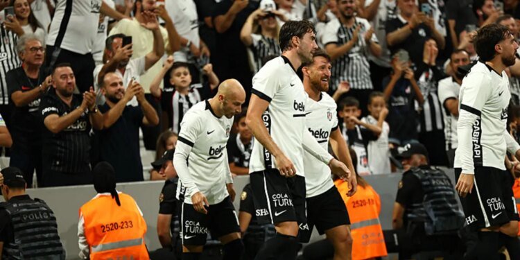 Beşiktaş evinde Arca Çorum FK’yı farklı yendi! (İŞTE MAÇIN ÖZETİ)