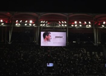 Beşiktaş-Eyüpspor maçı öncesi Necip Uysal’a veda töreni düzenlendi!