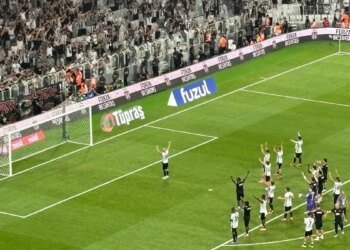 Beşiktaş taraftarından Vaclav Cerny’ye destek!