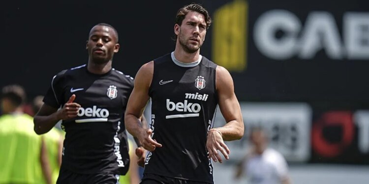 Beşiktaşlı taraftarlardan yeni transfer Dusan Vlahovic’e sevgi seli!