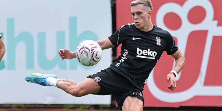 Beşiktaş’ta Leandro Trossard ilk antrenmanına çıktı