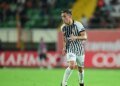 Beşiktaş’ta Leandro Trossard’dan kırmızı kart ve VAR tepkisi!