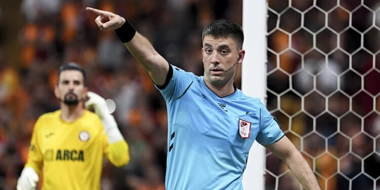 Çorum FK, Galatasaray karşısında 10 kişi kaldı!