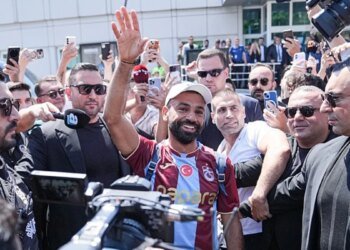 Dünya Salah’ın Trabzonspor’a transferini konuşuyor! İşte atılan manşetler