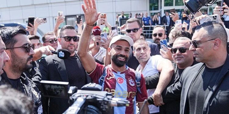 Dünya Salah’ın Trabzonspor’a transferini konuşuyor! İşte atılan manşetler