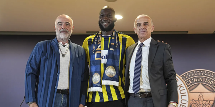 Fedakarlık gösterdi