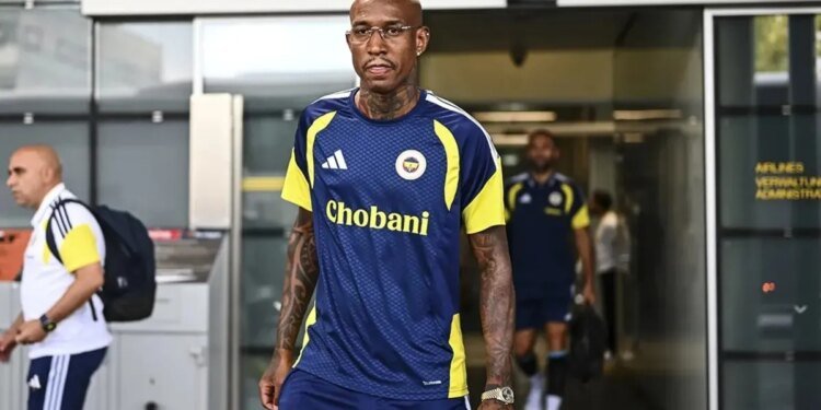 Fenerbahçe kafilesi Lyon’a geldi