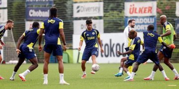 Fenerbahçe, Sturm Graz maçı kamp kadrosunu açıkladı!