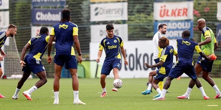 Fenerbahçe, Sturm Graz maçı kamp kadrosunu açıkladı!