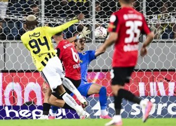 Fenerbahçe’de Anderson Talisca’nın pozisyonu penaltı mıydı? Ahmet Çakar yorumladı!