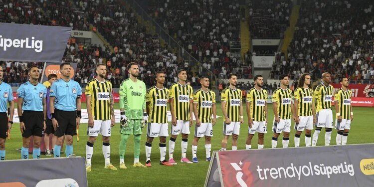 Fenerbahçe’de ayrılıklar peş peşe! Ada’ya kiralanıyor