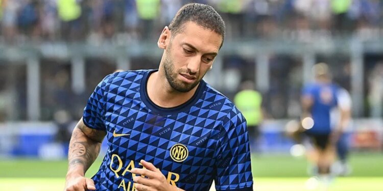 Fenerbahçe’de Hakan Çalhanoğlu sesleri! Ailesiyle İstanbul’da yaşamak istiyor