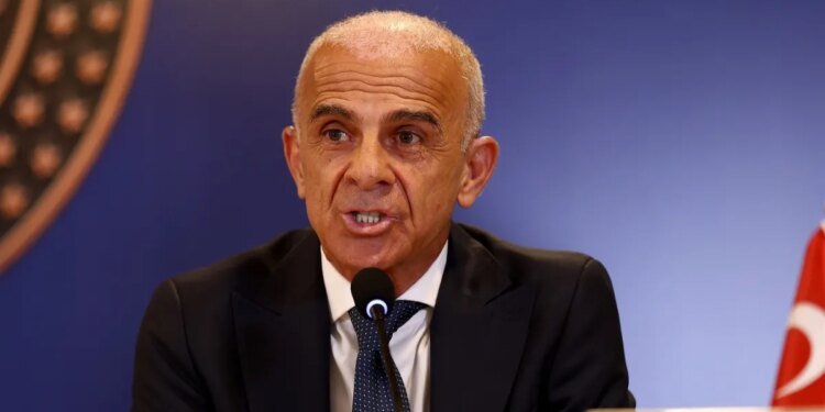 Fenerbahçe’de Oğuz Çetin: Şampiyon olmaya geldik!