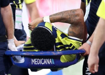 Fenerbahçe’den sakatlık açıklaması!