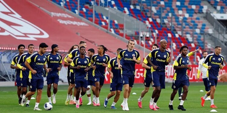 Fenerbahçeli yıldız için flaş iddia! O maçın ardından takımdan ayrılacak