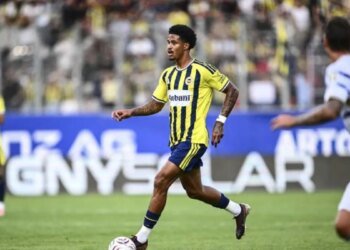 Fenerbahçe’ye Oosterwolde şoku! Transferde pürüz çıktı