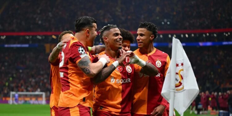 Galatasaray’da flaş ayrılık! Sözleşmesi yeni uzatılmıştı
