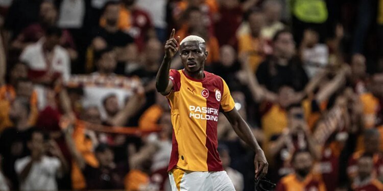 Galatasaray’da Victor Osimhen’den transfer iddialarına yanıt!