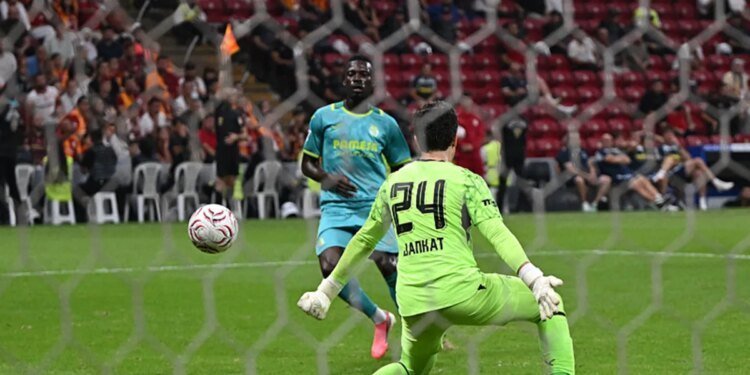 Galatasaray’dan o isim için flaş karar! Yeni sezonda takımda tutulacak