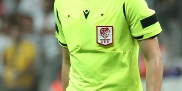 Kasımpaşa-Trabzonspor maçının VAR hakemi açıklandı.