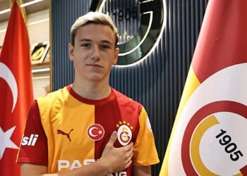 Okan Buruk’tan yeni transfer Aleksey Batrakov için kritik karar!