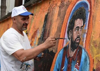Trabzon’da Muhammed Salah sevgisi duvara resmedildi!