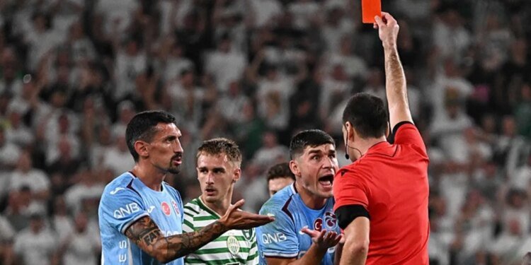 Trabzonspor, Ferencvaros karşısında 10 kişi kaldı!