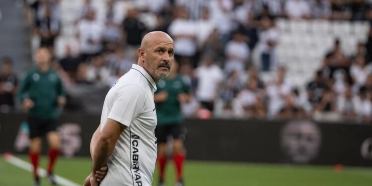 Vincenzo Italiano’dan Vlahovic açıklaması: Taraftarımız ona hayran kalacak!