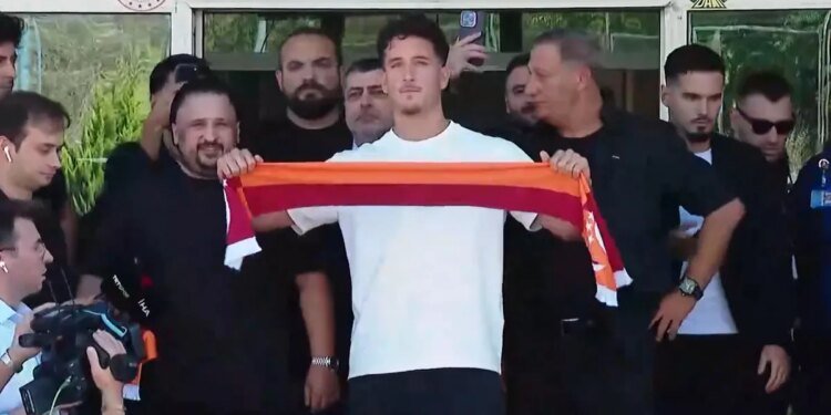 Deniz Gül Galatasaray için İstanbul’da! İşte ilk sözleri