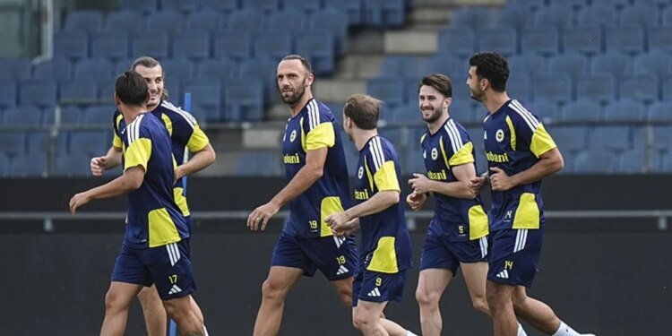 Fenerbahçe’de o isim İngiltere yolcusu! Sarı-lacivertlilerde ayrılık